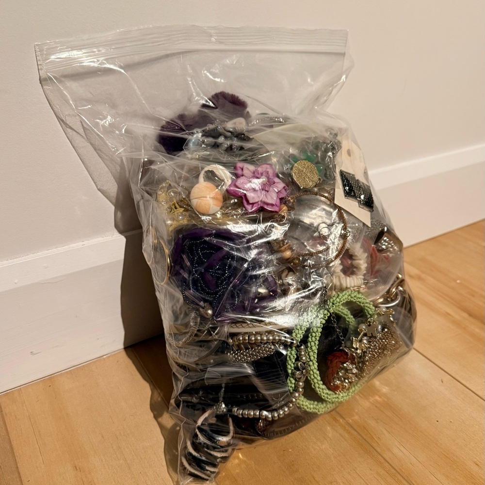 🌈 Very large mystery jewelry bag 💰